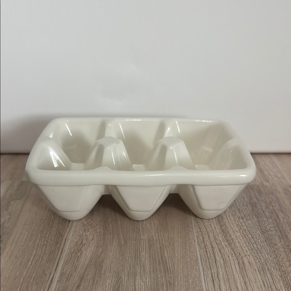 Williams Sonoma Cream Egg Holder - Picture 1 of 8